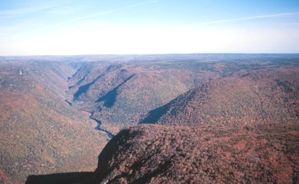 tl_files/sites/ees/Images/info/cb-cheticamp_river_gorge-s.jpg